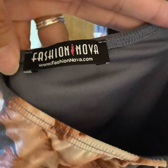 Woman dress size L has never been worn - Picture 6 of 7